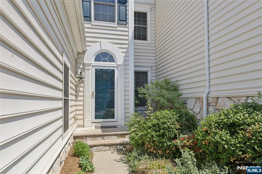 8 Yorktown Lane 704