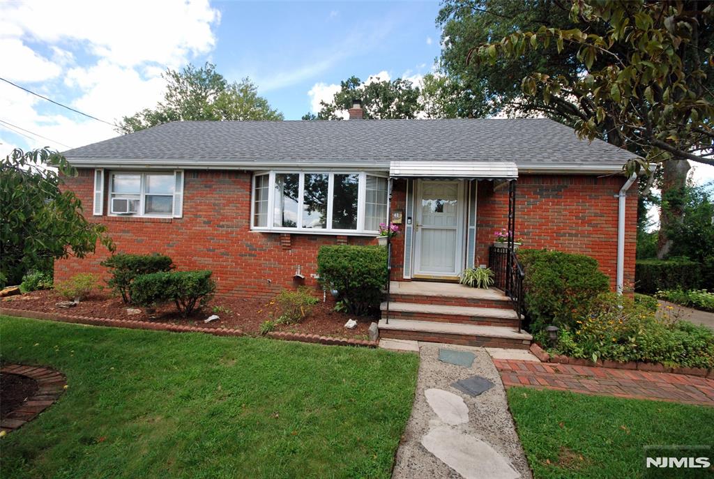 42 Oak Ridge Road