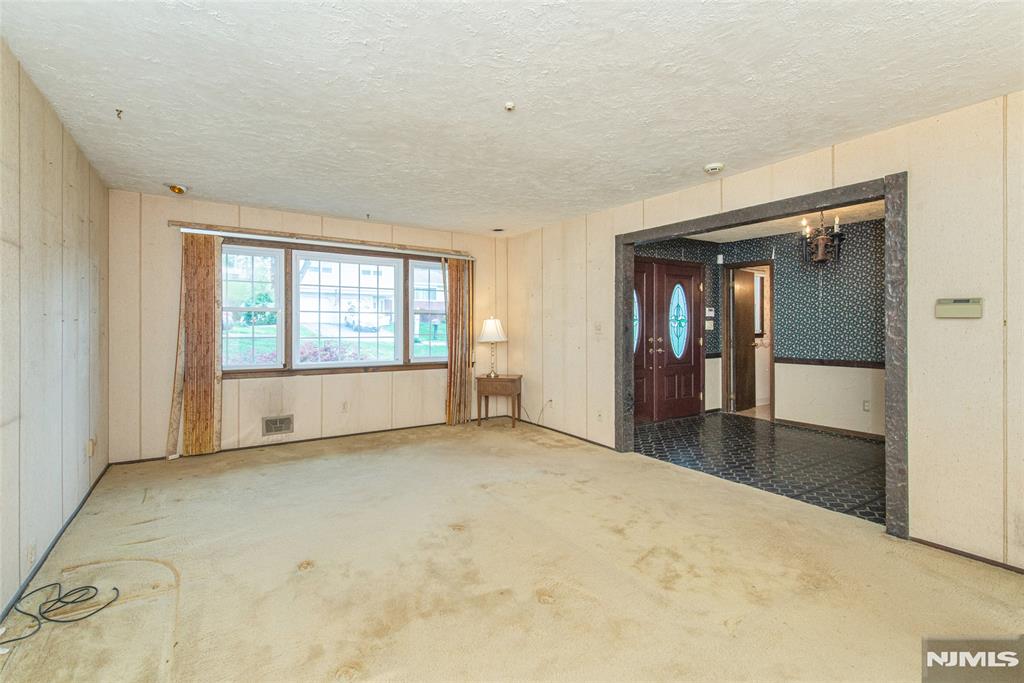 17 Schirra Drive