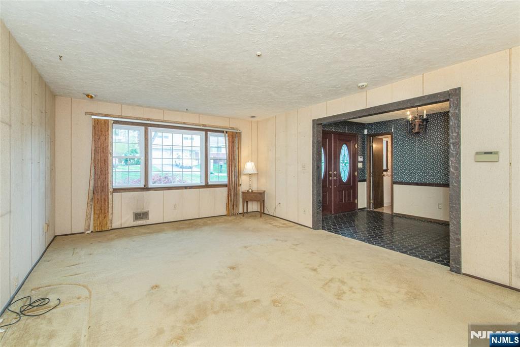 17 Schirra Drive