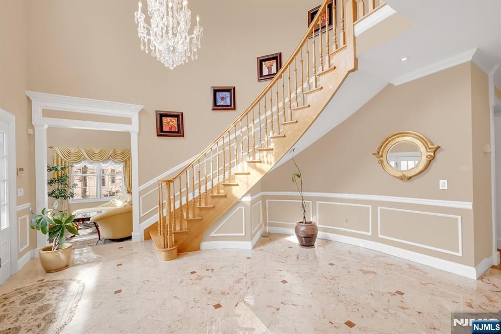 Photo of 304 Blauvelt Court, Paramus, NJ 07652 (MLS # 26004286)