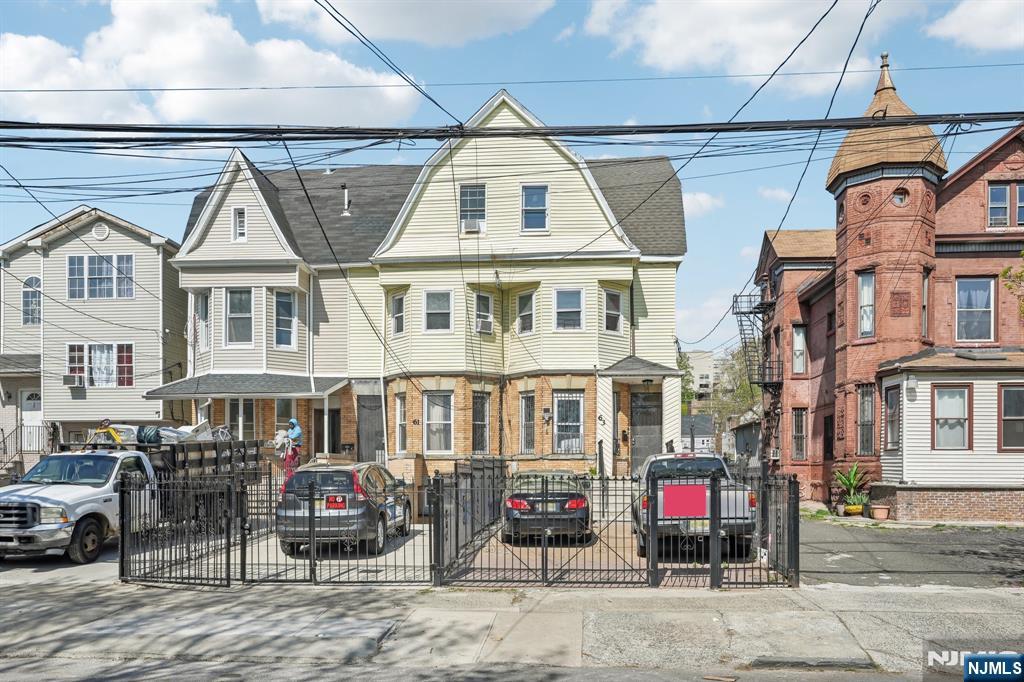 Property for Sale at 63 Lincoln Ave, Newark, New Jersey - Bedrooms: 4 
Bathrooms: 3 
Rooms: 12  - $450,000