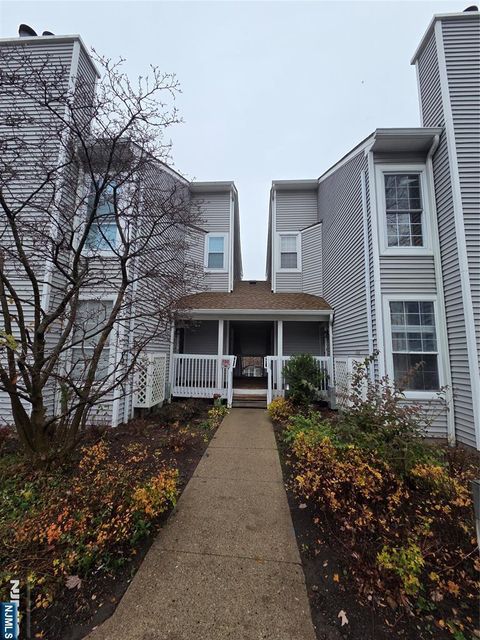 44 Fox Run Drive 22 Englewood NJ 07631