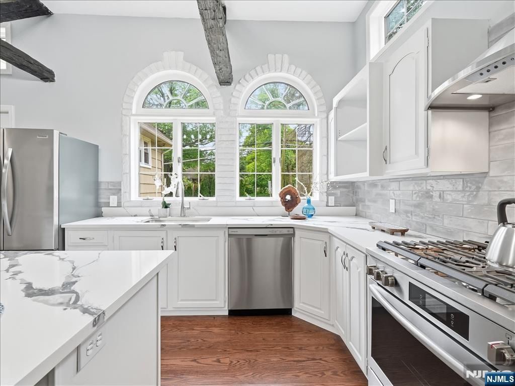 Photo of 2 Linden Avenue, West Orange, NJ 07052 (MLS # 26019542)