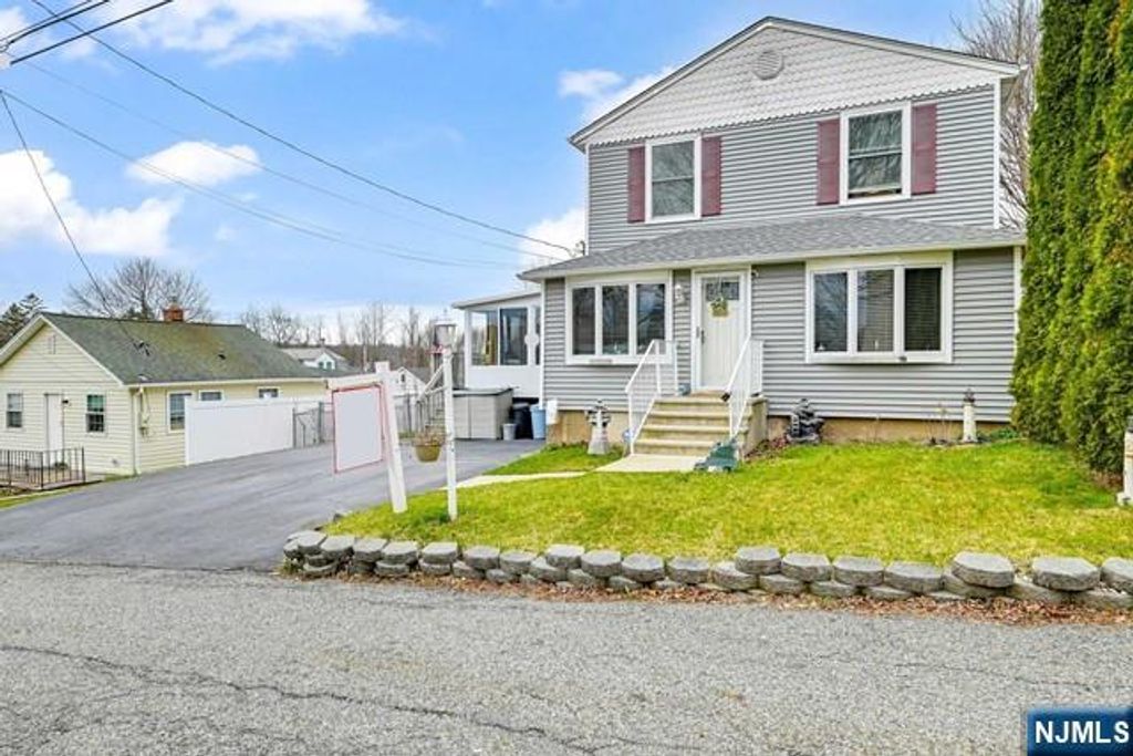 Photo of 22 Glenridge Road, West Milford, NJ 07421 (MLS # 26012131)