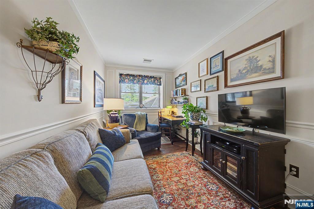 124 E Main Street 305