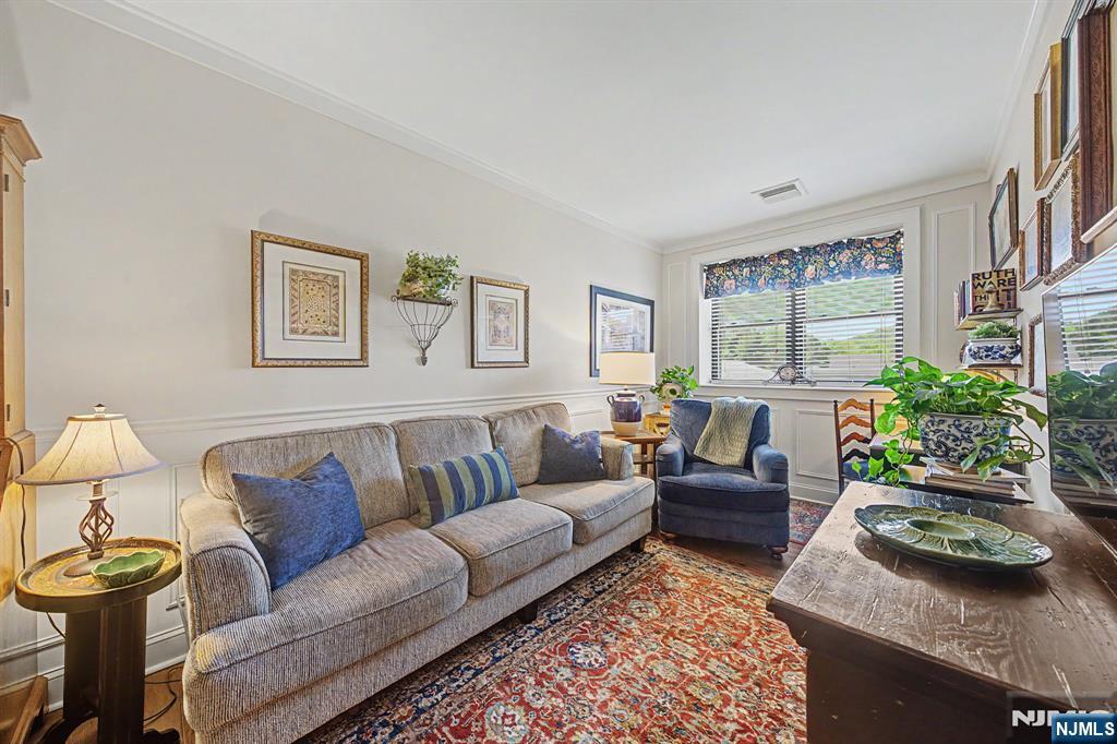 124 E Main Street 305