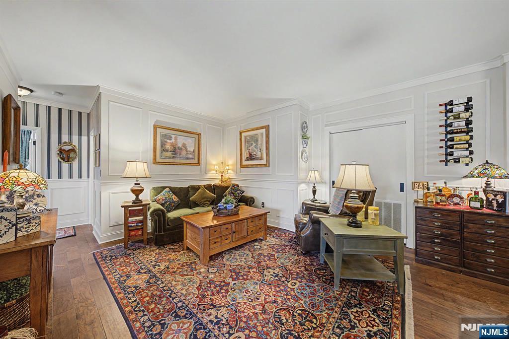 124 E Main Street 305