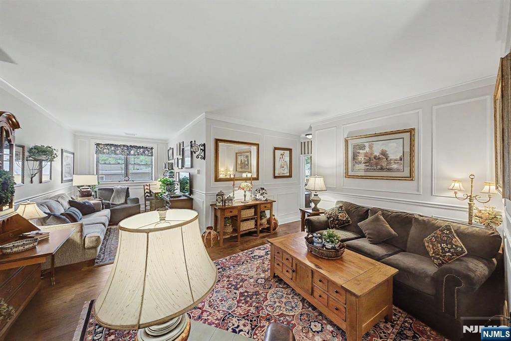 124 E Main Street 305