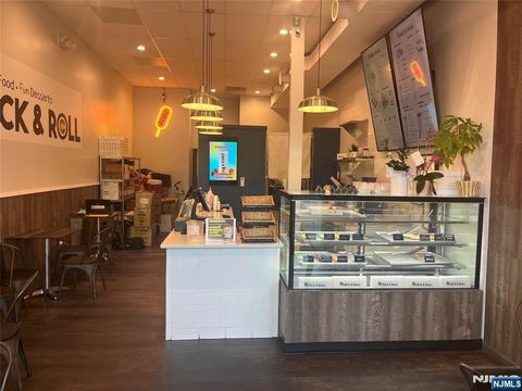 Photo of 24 W Railroad Avenue, Tenafly, NJ 07670 (MLS # 25017150)