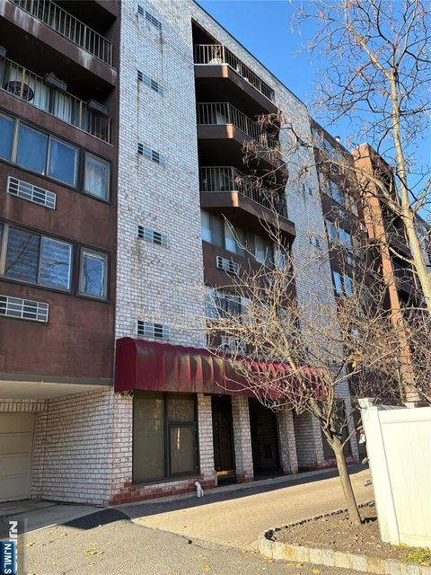 Photo of 55 Clinton Pl #203, Hackensack, NJ 07601 (MLS # 25041784)