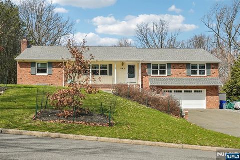 300 Briarwood Drive Wyckoff NJ 07481