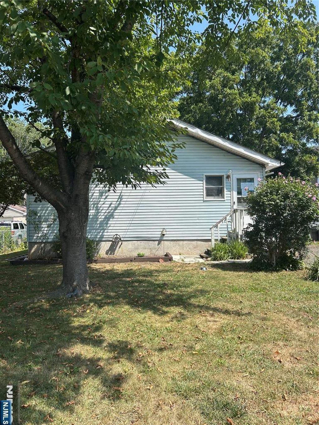 Photo of 128 Grove Street, Mahwah, NJ 07430 (MLS # 26003871)