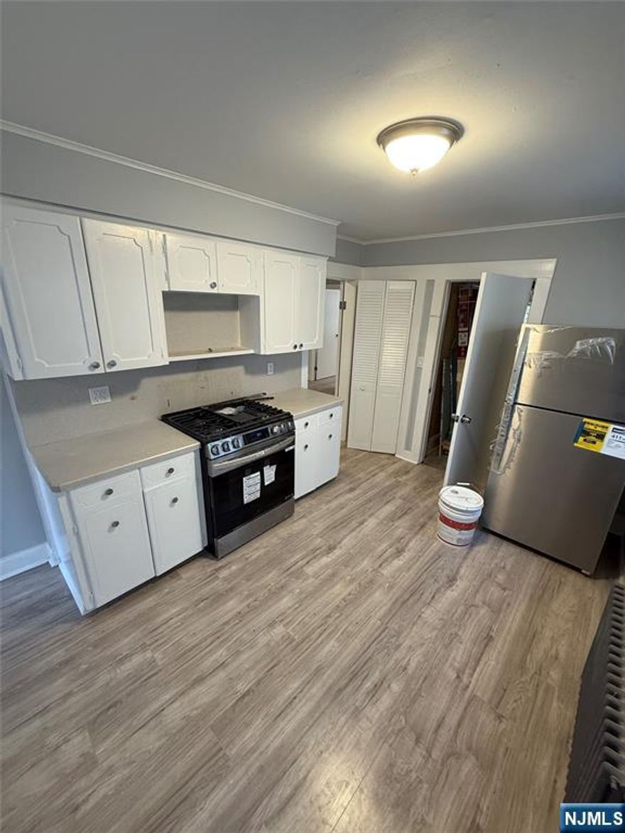 Spacious and newly renovated 3 bedroom apartment in a great location Garage available for an additional fee.