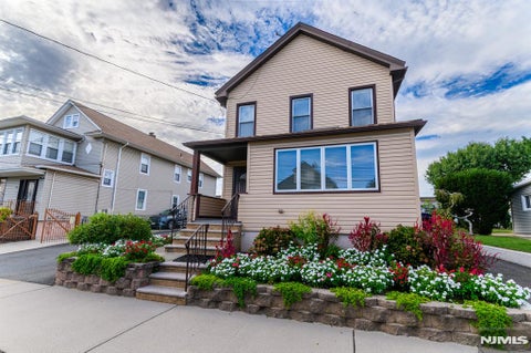 Photo of 25 Bond Street, Wallington, NJ 07057 (MLS # 26032185)
