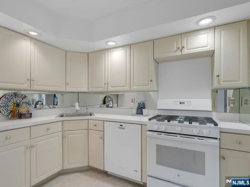 225 Cambridge Drive