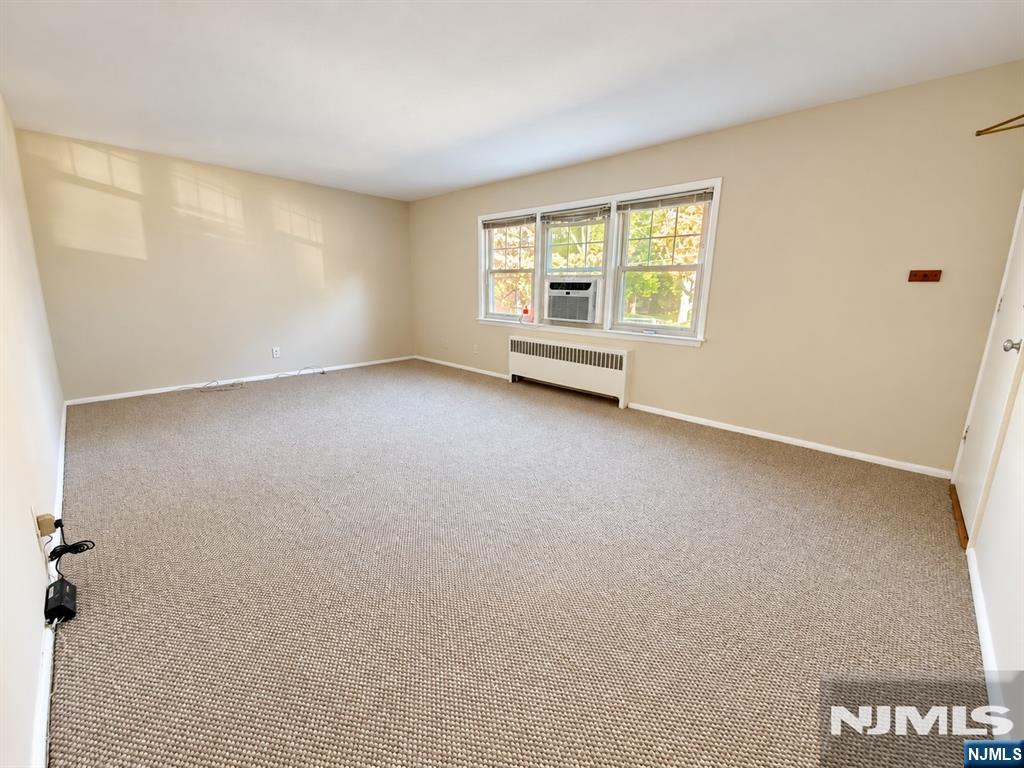 Homes for Sale in Northern NJ | ThisIsRiverEdge.com 265 Bogert Road 2B