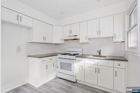 Photo of 86 Chestnut St, Rutherford, NJ 07070 (MLS # 25039832)