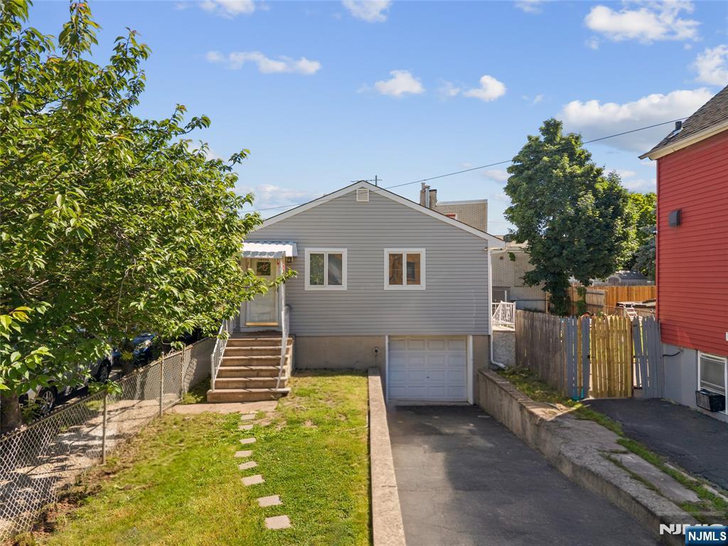1466 44th Street