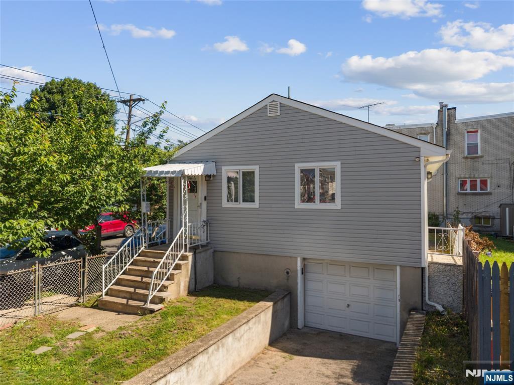 1466 44th Street