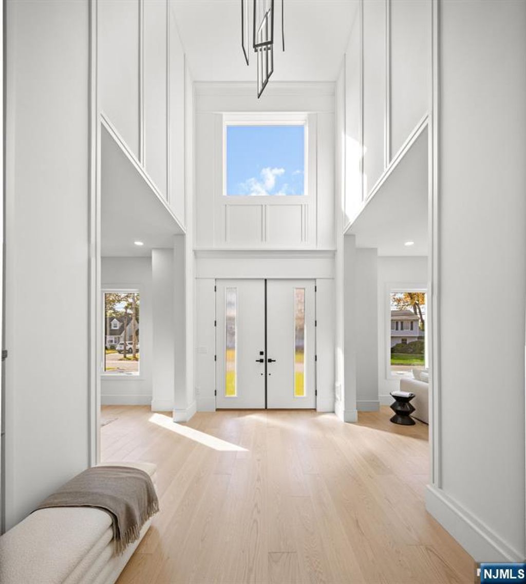 Photo of 187 Brookfield Avenue, Paramus, NJ 07652 (MLS # 25039133)