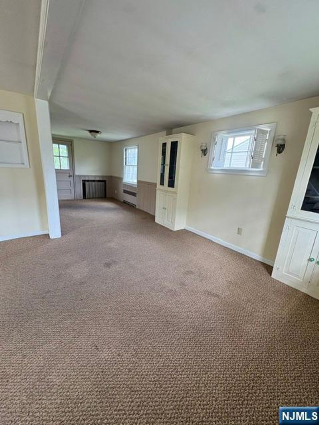 Photo of 18 Durrell Street, Verona, NJ 07044 (MLS # 26017939)