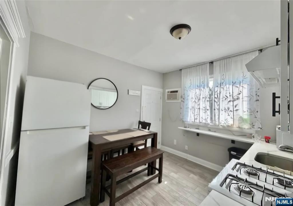 152 Little Street 148