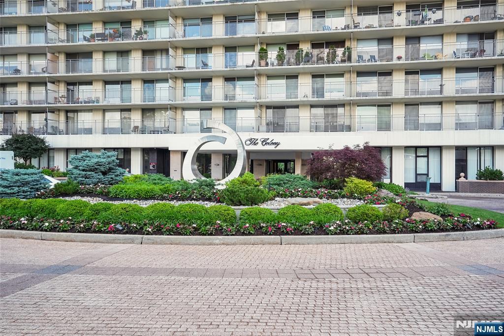 Property for Sale at 1530 Palisade Avenue 30G, Fort Lee, New Jersey - Bedrooms: 1 
Bathrooms: 2  - $450,000