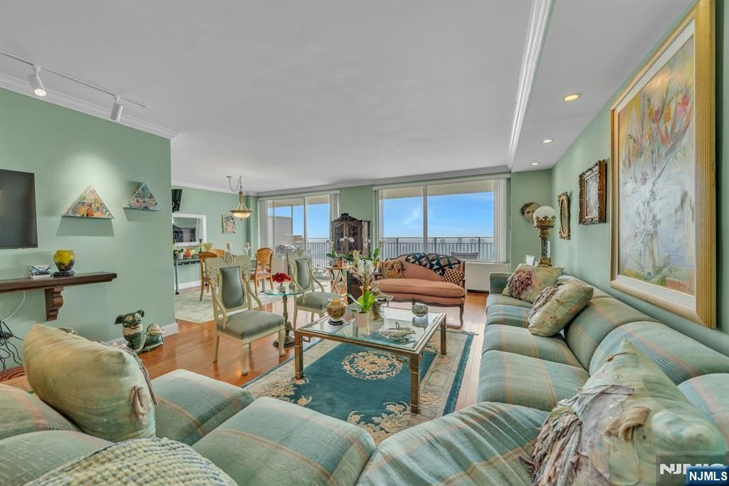 Photo of 1530 Palisade Avenue #30G, Fort Lee, NJ 07024 (MLS # 25019060)
