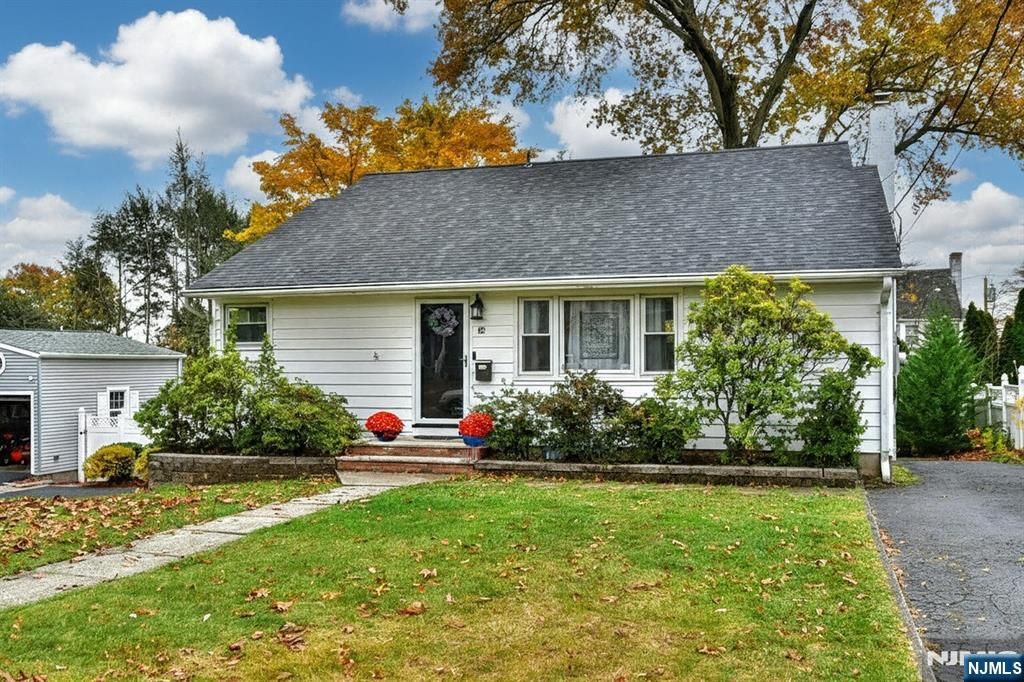 Photo of 82 Grove Street, Waldwick, NJ 07463 (MLS # 25035258)