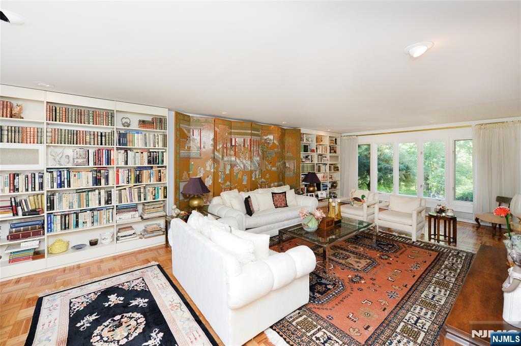 690 Orchard Lane