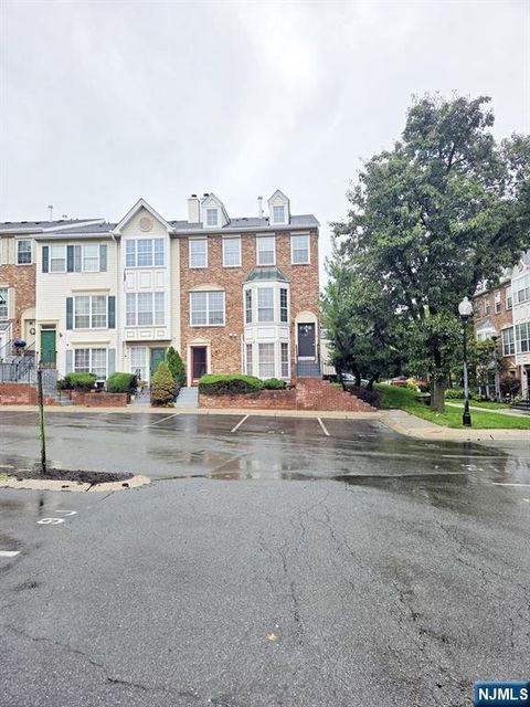 48 Howard Court Newark NJ 07103