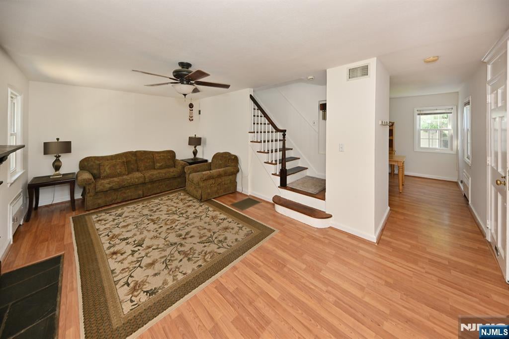 138 E Magnolia Avenue