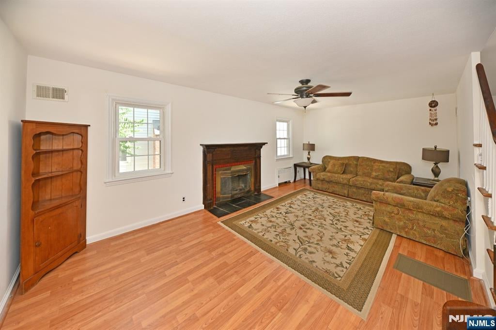 138 E Magnolia Avenue