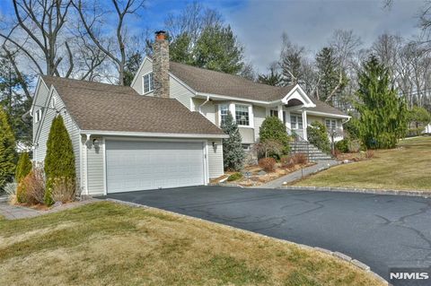 122 Colonial Road Emerson NJ 07630