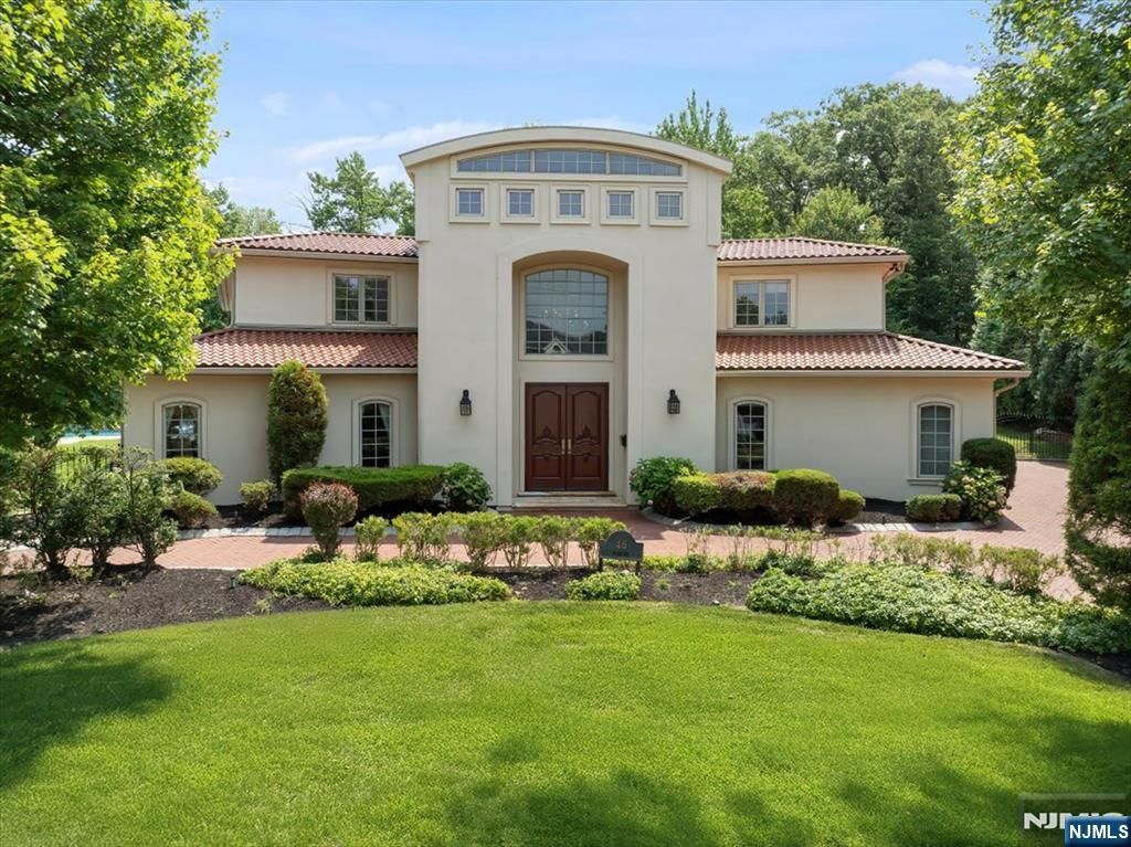Photo of 46 Jean Drive, Englewood Cliffs, NJ 07632 (MLS # 25029736)