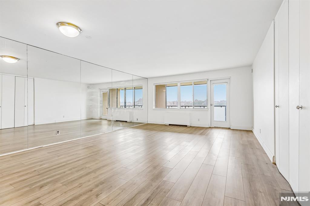 1203 River Road 9G