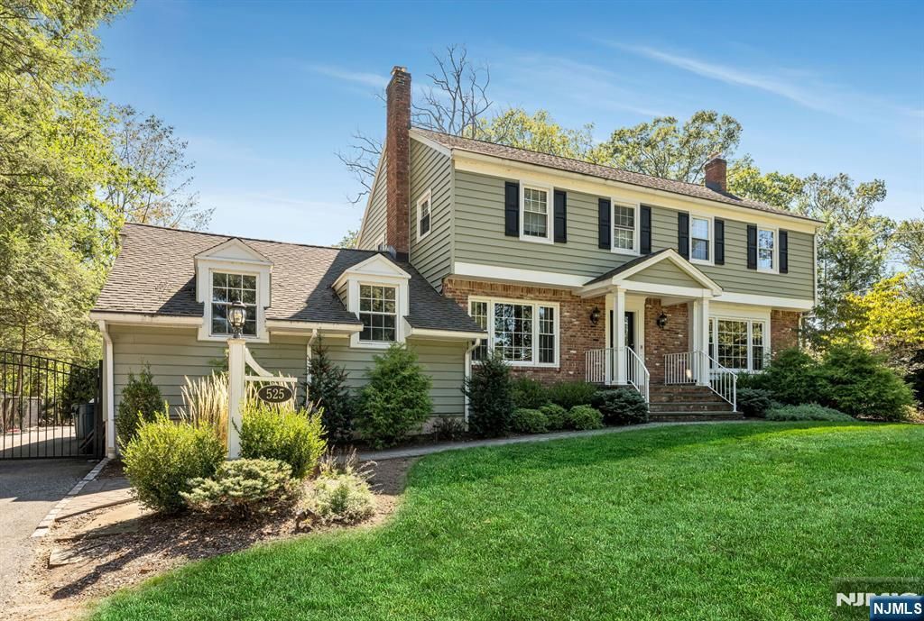 Photo of 525 Pines Lake Drive, Wayne, NJ 07470 (MLS # 25042906)