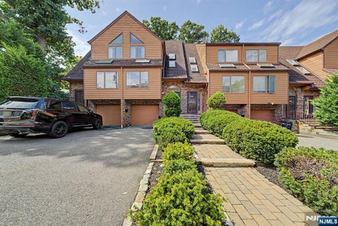 Photo of 486 West Street, Fort Lee, NJ 07024 (MLS # 26029538)
