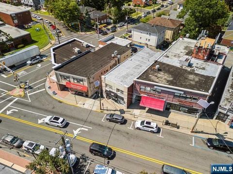 Photo of 1207 Anderson Avenue, Fort Lee, NJ 07024 (MLS # 25027349)