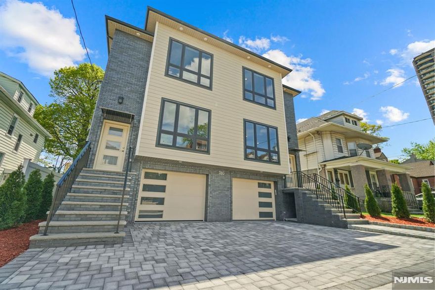 Stunning newer construction townhouse by Elite Homes. Conveniently located in Cliffside Park, NJ, on a tranquil street boasting a rooftop terrace with green views perfect for entertaining. With an open layout, this home is filled with natural light and offers a peaceful retreat from the bustling city. Conveniently located within walking distance to the vibrant Anderson Avenue downtown district and steps away from express transportation to NYC. Enjoy the serene surroundings of Abbott Blvd, a picturesque street perfect for leisurely walks and bike rides. Don't miss out on the opportunity to call this stunning townhouse your new home! All separate Utilities are paid by the tenant.