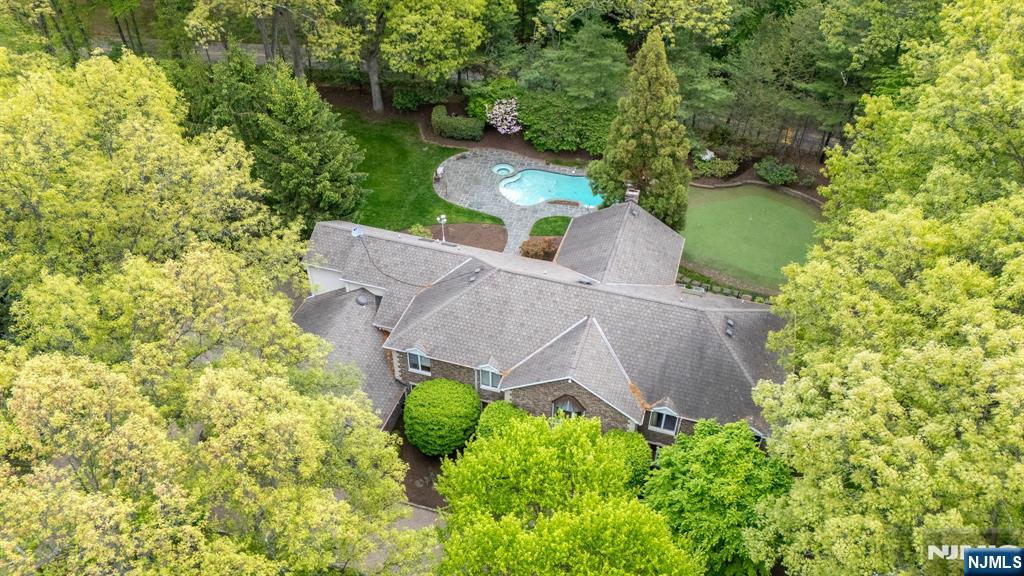 24 Country Club Way