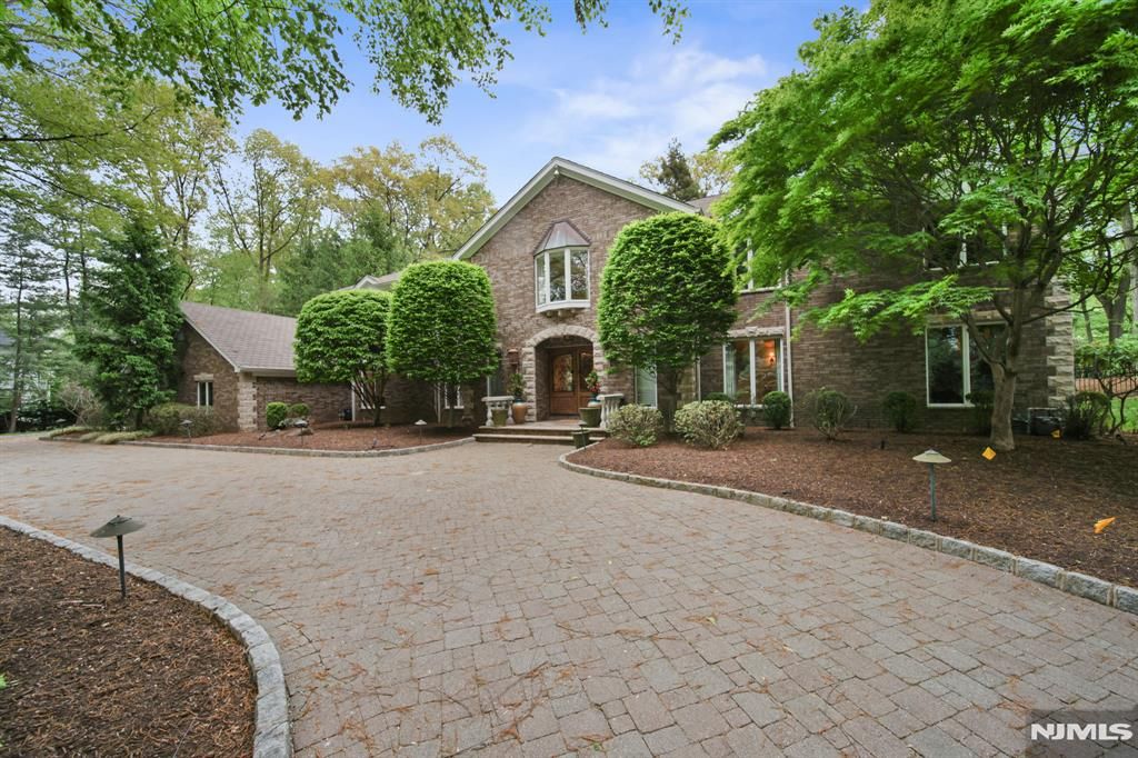 Photo of 24 Country Club Way, Demarest, NJ 07627 (MLS # 26010671)