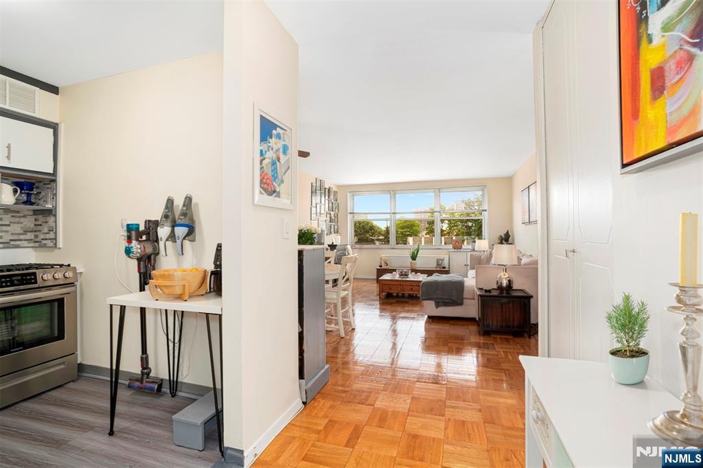 2000 Linwood Avenue 3P