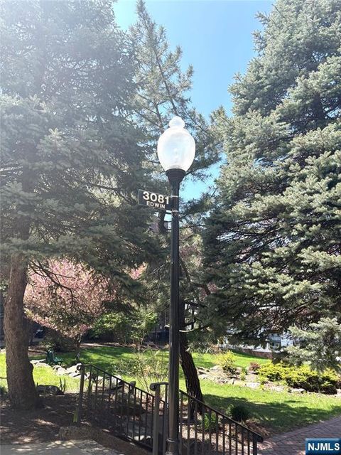 Photo of 3081 Edwin Ave #2J, Fort Lee, NJ 07024 (MLS # 26014134)