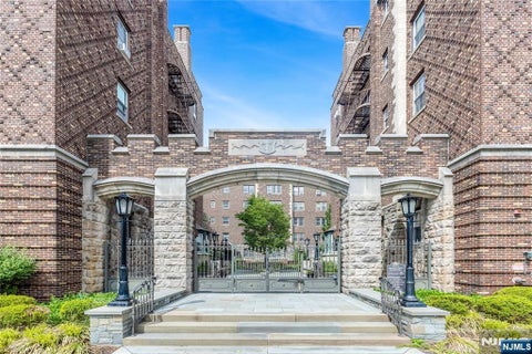 Photo of 275 Engle Street #G1, Englewood, NJ 07631 (MLS # 26019358)