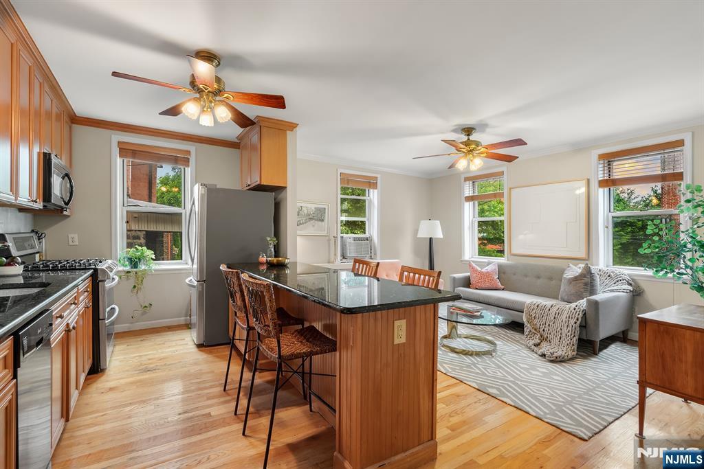 875 Boulevard East Boulevard 17