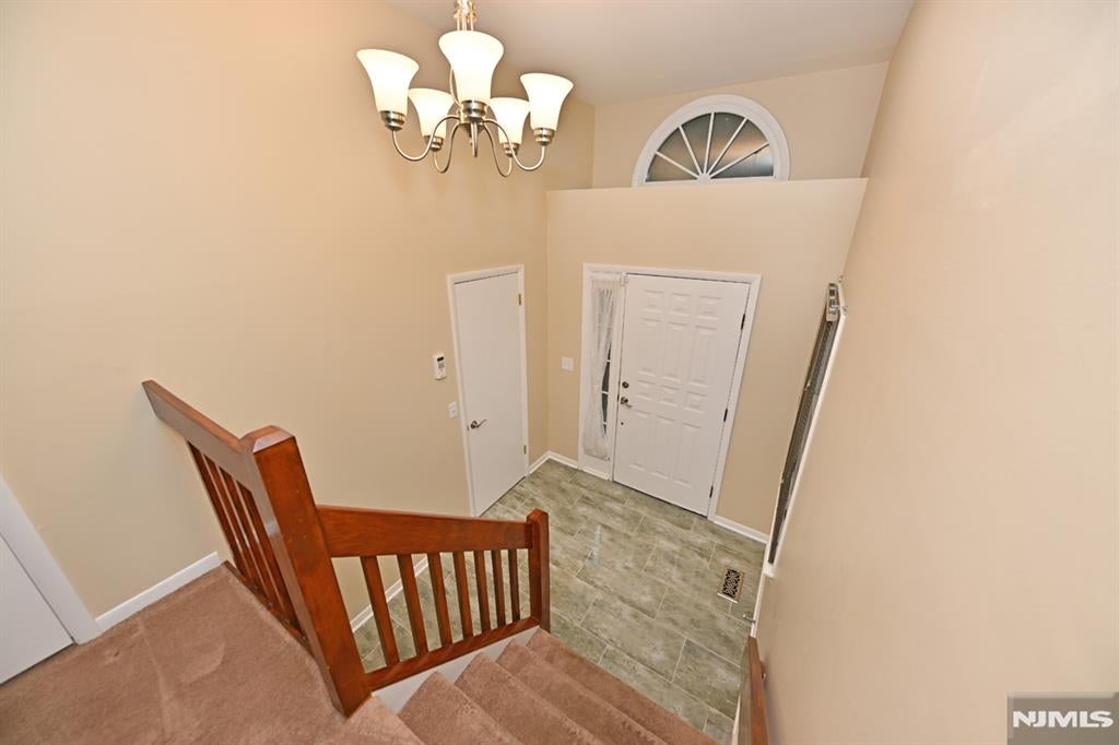 6 Erin Way 404
