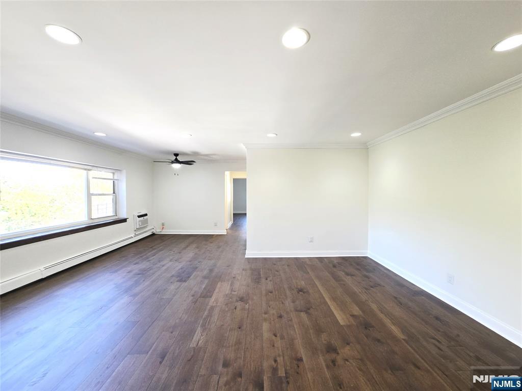 1575 Center Avenue 4B