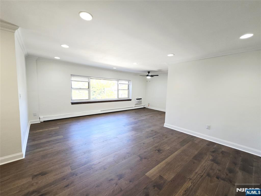 1575 Center Avenue 4B